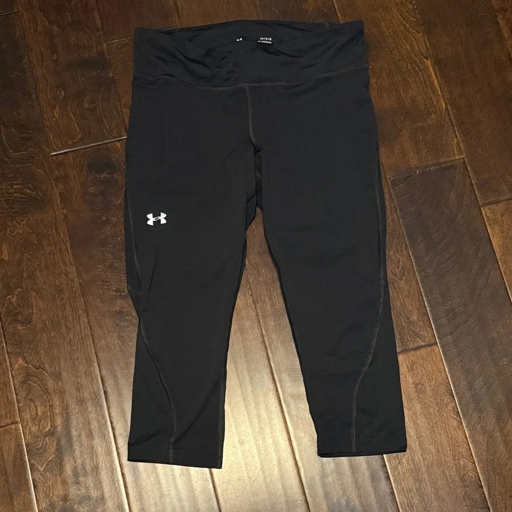 Under Armour Black Performance Capri Leggings - Picture 3 of 5